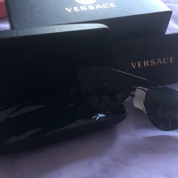 VERSACE sunglasses with flower detail - Picture 5 of 7